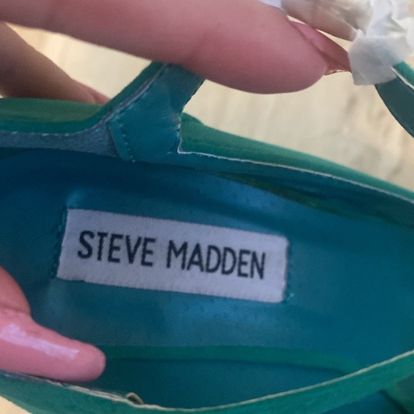 NWOT | Steve Madden Zigzagg Teal and Gold Spike Heels - Picture 3 of 6